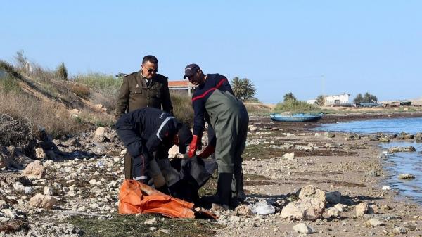 Des dizaines de corps de migrants ont été repêchés au large des côtes tunisiennes, portant le bilan à 210 morts en dix jours